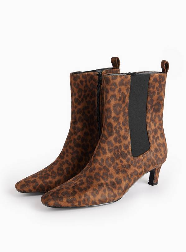 Leopard Print Pointed Toe Heeled Boots 3